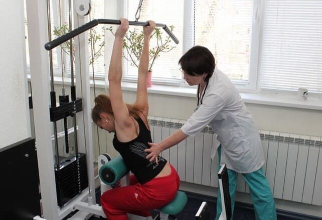 Exercise on the simulator for osteoarthritis of the shoulder joint