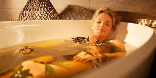 Therapeutic bath against osteochondrosis